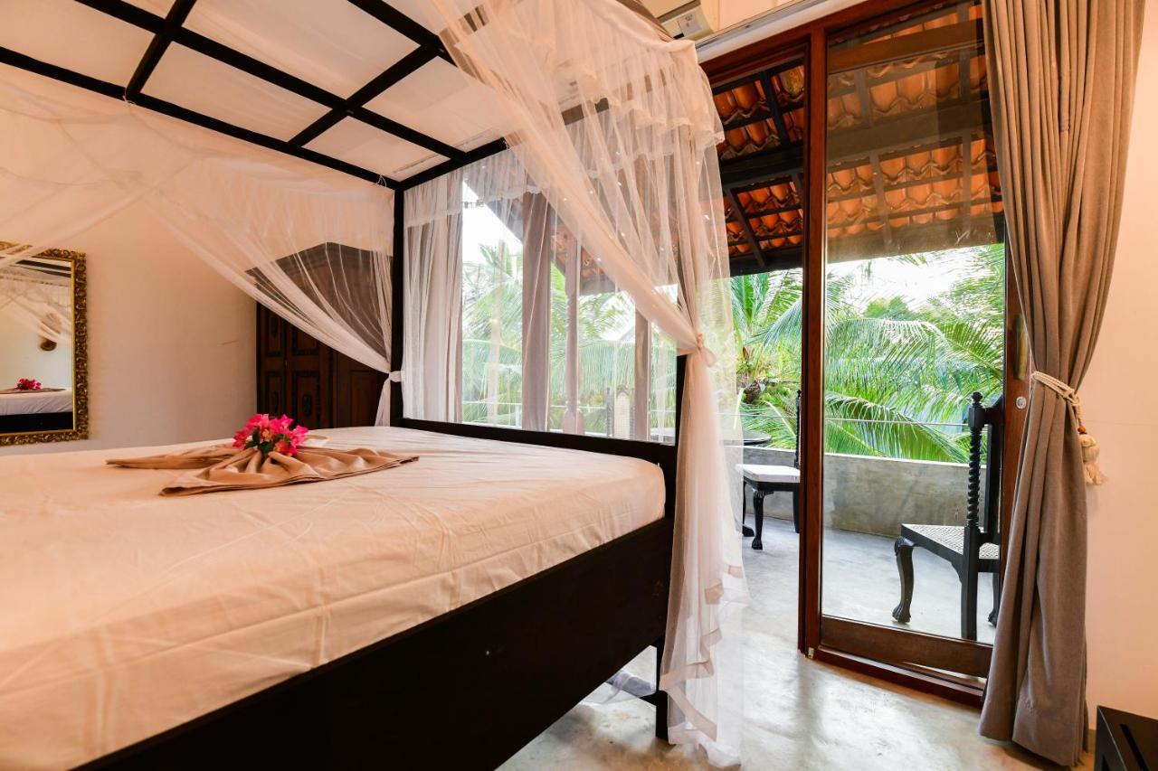 Tropical House - Jungleside Villa Hikkaduwa Ngoại thất bức ảnh