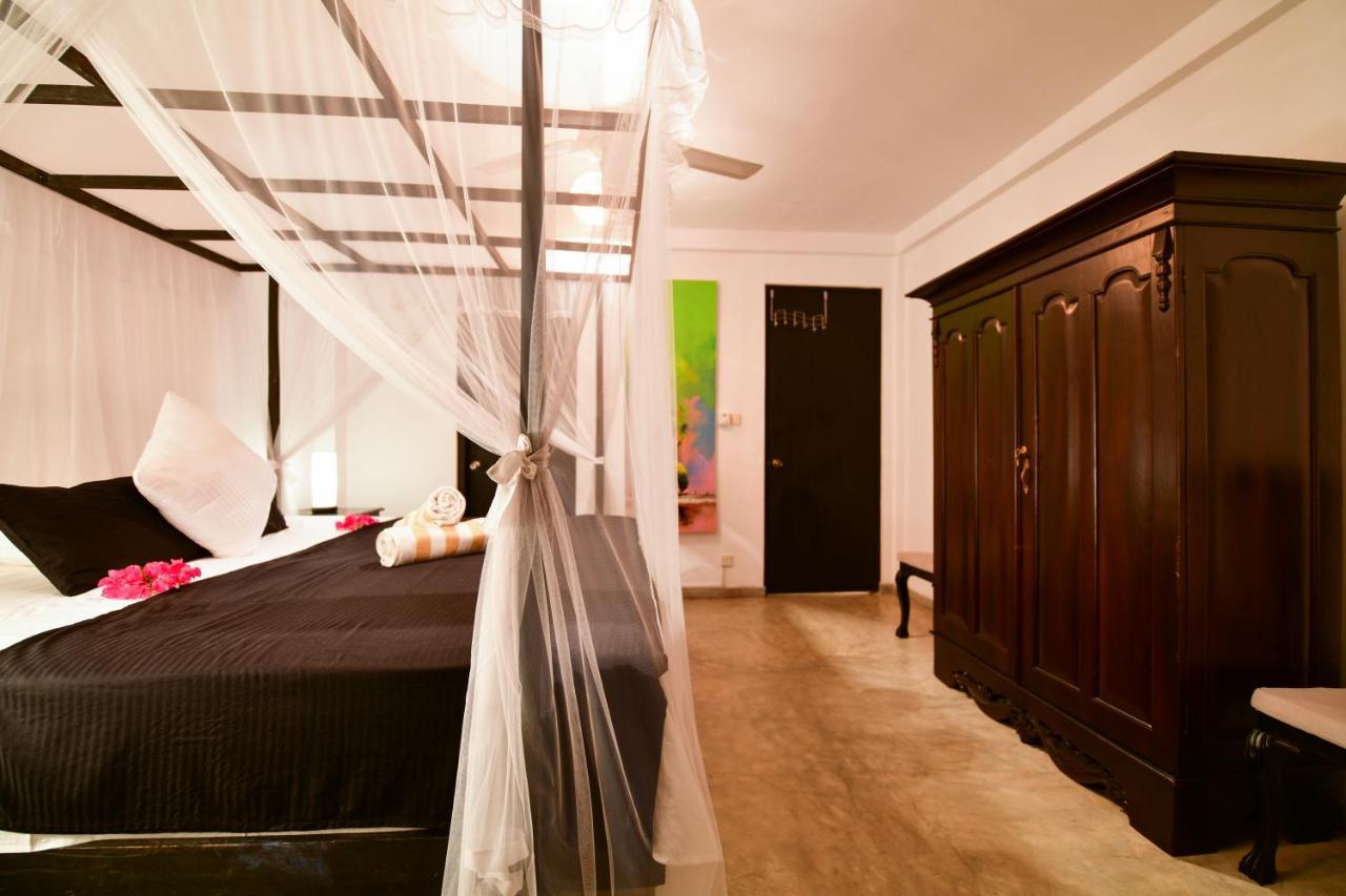 Tropical House - Jungleside Villa Hikkaduwa Ngoại thất bức ảnh