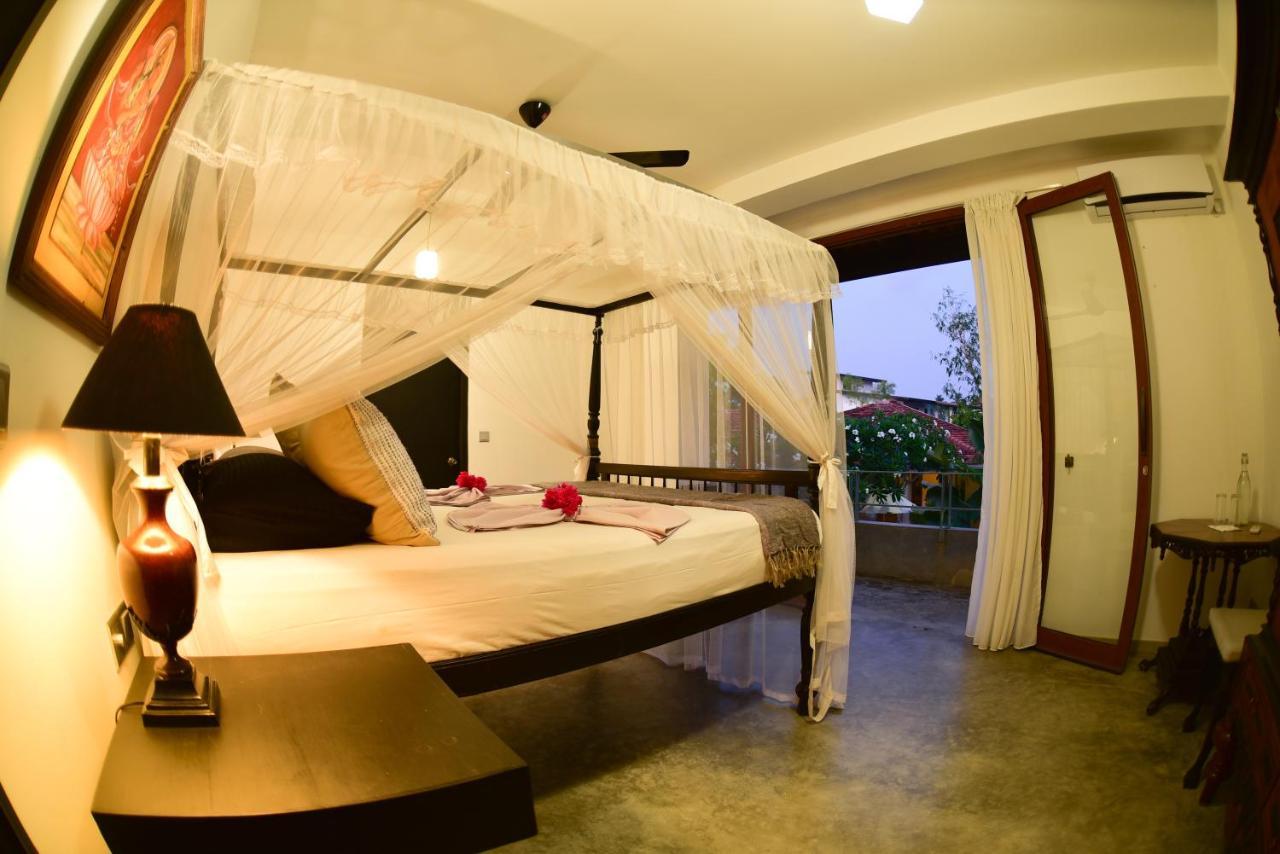 Tropical House - Jungleside Villa Hikkaduwa Ngoại thất bức ảnh