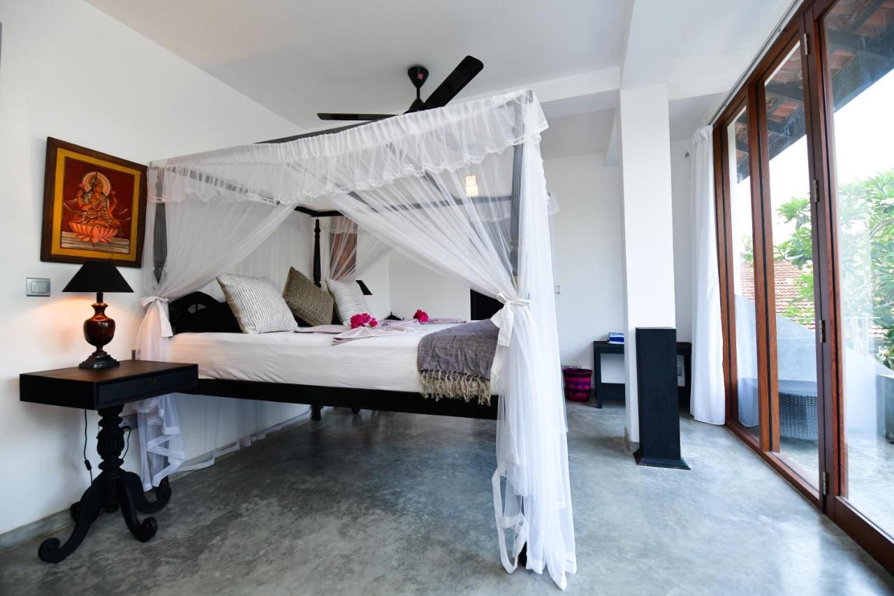 Tropical House - Jungleside Villa Hikkaduwa Ngoại thất bức ảnh