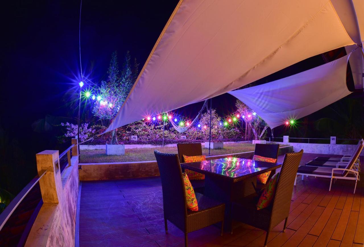 Tropical House - Jungleside Villa Hikkaduwa Ngoại thất bức ảnh