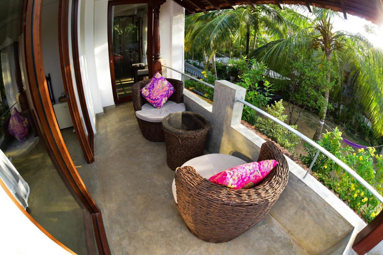Tropical House - Jungleside Villa Hikkaduwa Ngoại thất bức ảnh